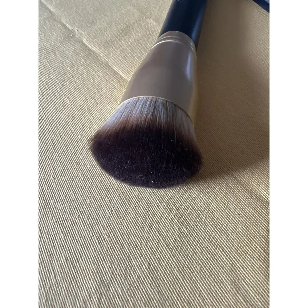 Laura Geller Black Full Coverage For All Full Face Makeup Brush